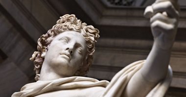 Vatican City shows the marble statue of "Apollo Belvedere" at the Vatican Museums on its return to display following its restoration at the Vatican, Oct. 15, 2024. (AFP Photo)