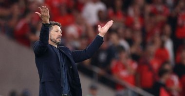 Atletico Madrid's Argentine coach Diego Simeone reacts during the UEFA Champions League, league phase Day 2 football match between SL Benfica and Club Atletico de Madrid at the Luz stadium, Lisbon, Portugal, Oct. 2, 2024. (AFP Photo)
