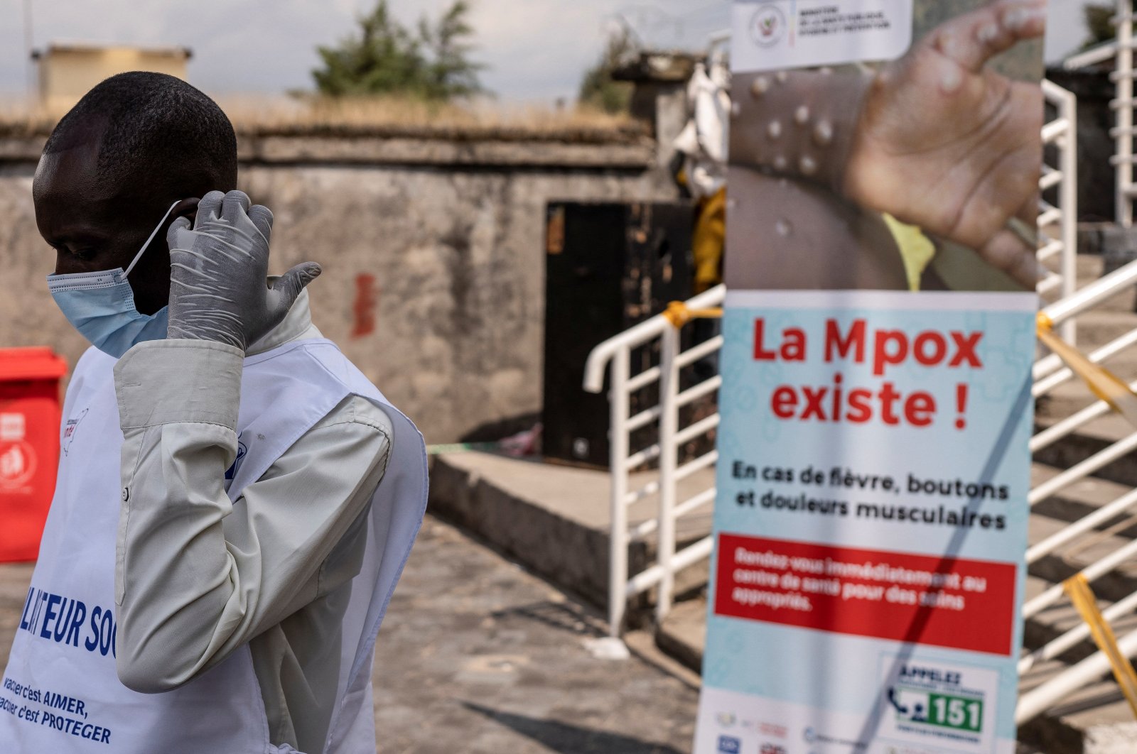 A Congolese health official prepares to administer mpox vaccinations, a key step in efforts to contain an outbreak that has spread from its epicenter, at a hospital in Goma, North Kivu province, Democratic Republic of Congo, Oct. 5, 2024. (Reuters Photo)