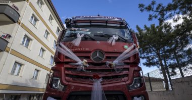 Decked out in bridal decor, the truck rolls up in style, driven by the bride, Ankara, Türkiye, Oct. 17, 2024. (AA Photo)
