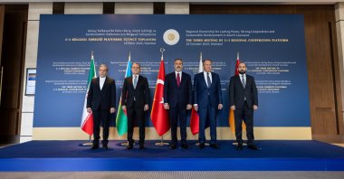 From left to right, Iranian Foreign Minister Abbas Araqchi, Azerbaijani Foreign Minister Jeyhun Bayramov, Foreign Minister Hakan Fidan, Russian Foreign Minister Sergey Lavrov and Armenian Foreign Minister Ararat Mirzoyan pose for a photo during their meeting in Istanbul, Türkiye, Oct. 18, 2024. (AA Photo)