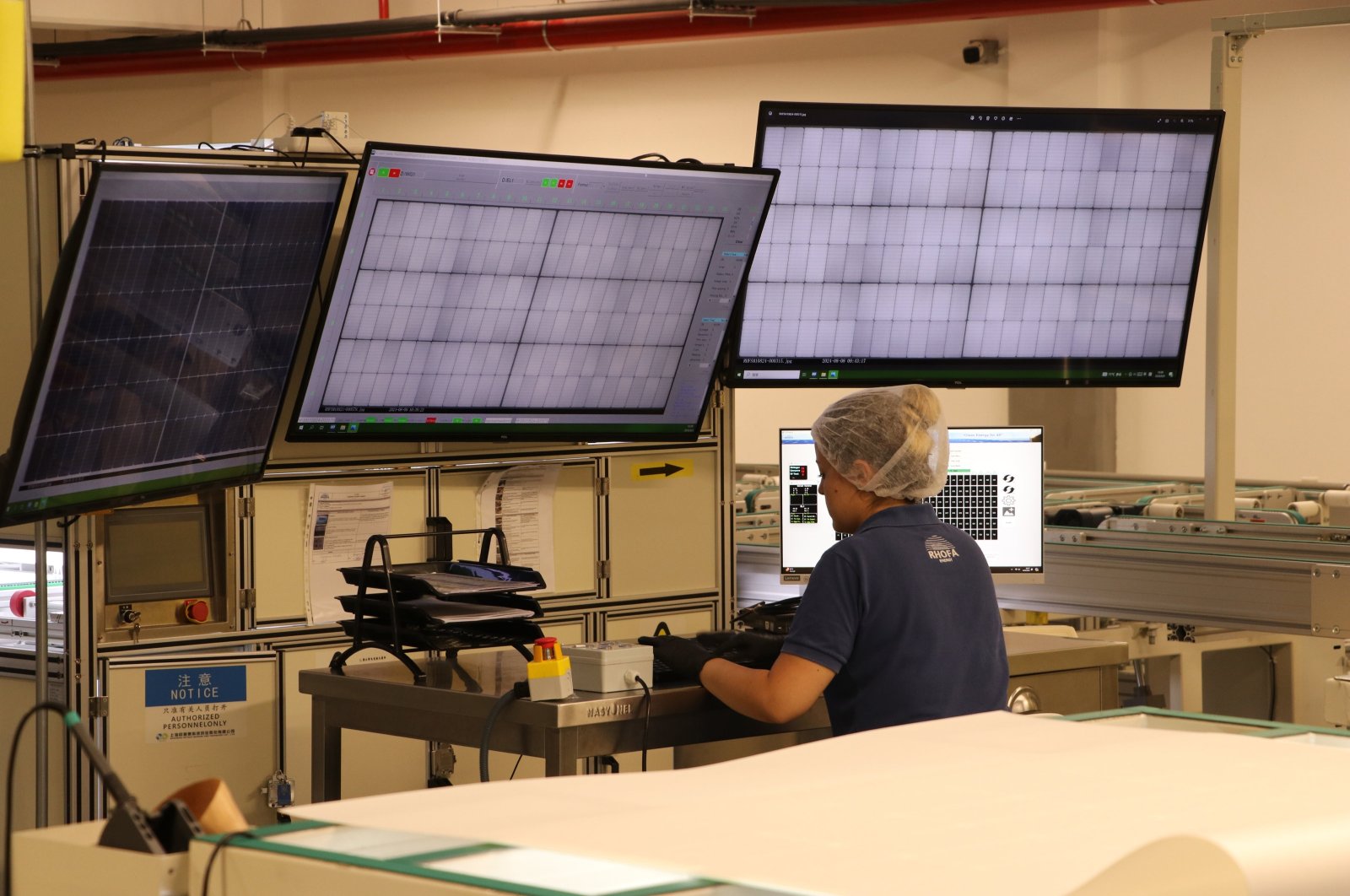 Production of solar panels in progress, Tekirdağ, Türkiye, Oct. 8, 2024. (AA Photo)