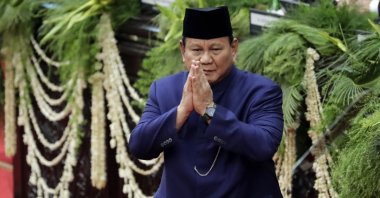 Indonesia's newly inaugurated President Prabowo Subianto greets the parliament members during the inauguration ceremony in Jakarta, Indonesia, Oct. 20, 2024. (EPA Photo)