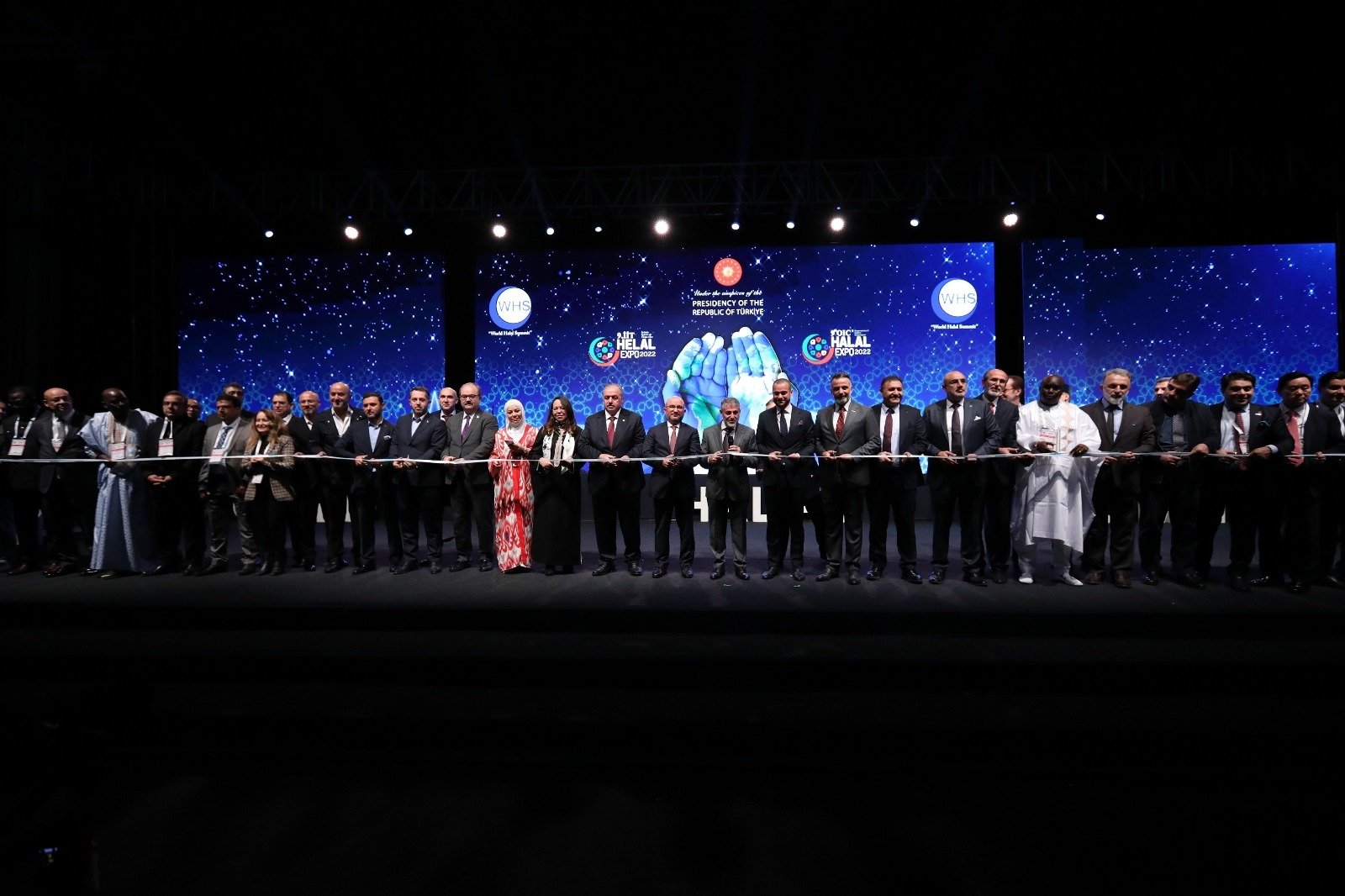 Officials and businesspeople attend the 8th World Halal Summit, Istanbul, Türkiye, November 2022. (Courtesy of World Halal Summit)