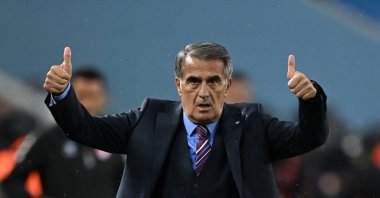 Trabzonspor coach Şenol Güneş reacts during the Süper Lig match against Başakşehir at the Papara Park, Trabzon, Türkiye, Oct. 19, 2024. (AA Photo)