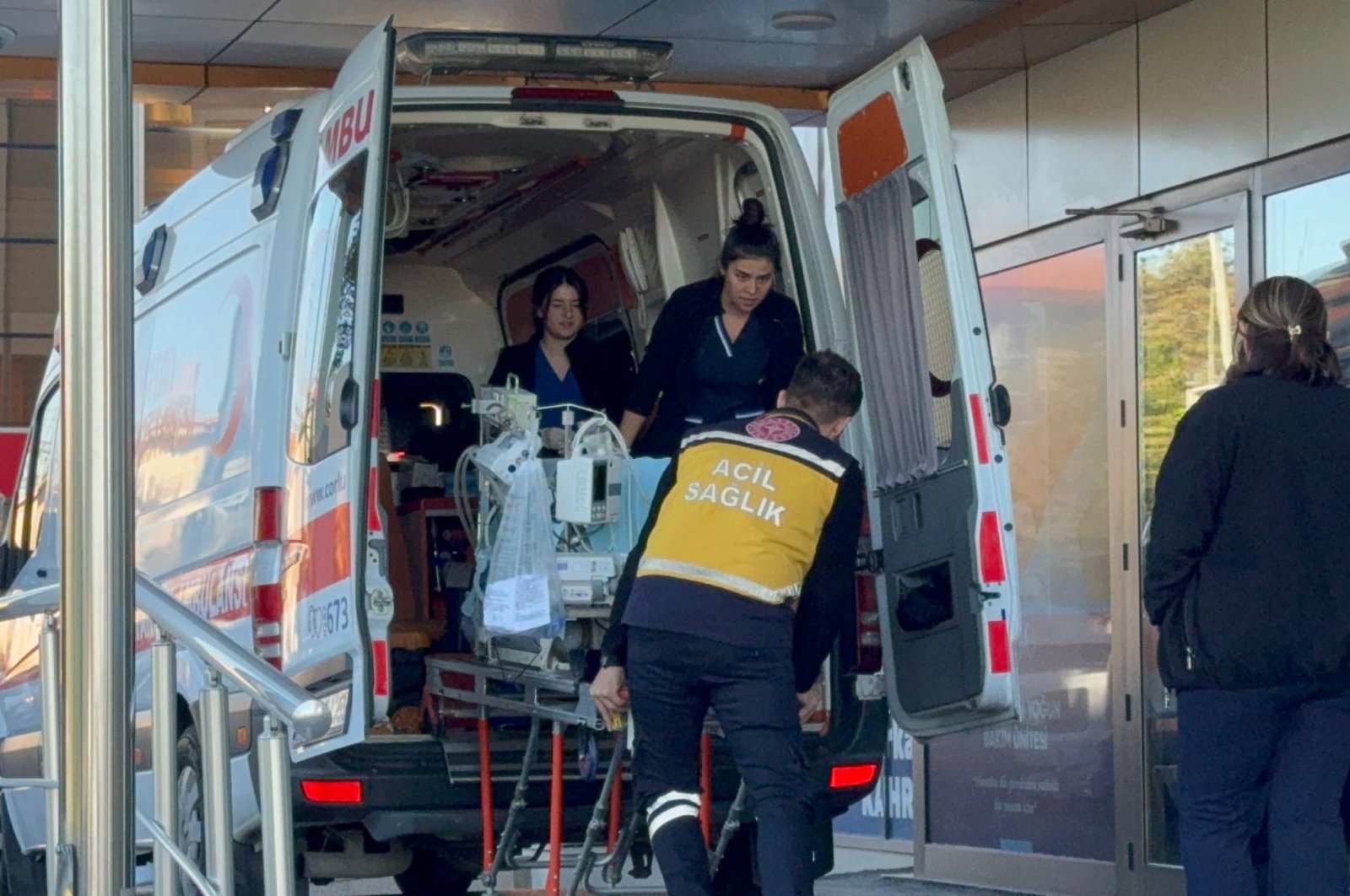 Patient transfers by ambulance continue from the closed Bağcılar TRG Hospital, Istanbul, Türkiye, Oct. 20, 2024. (DHA Photo)