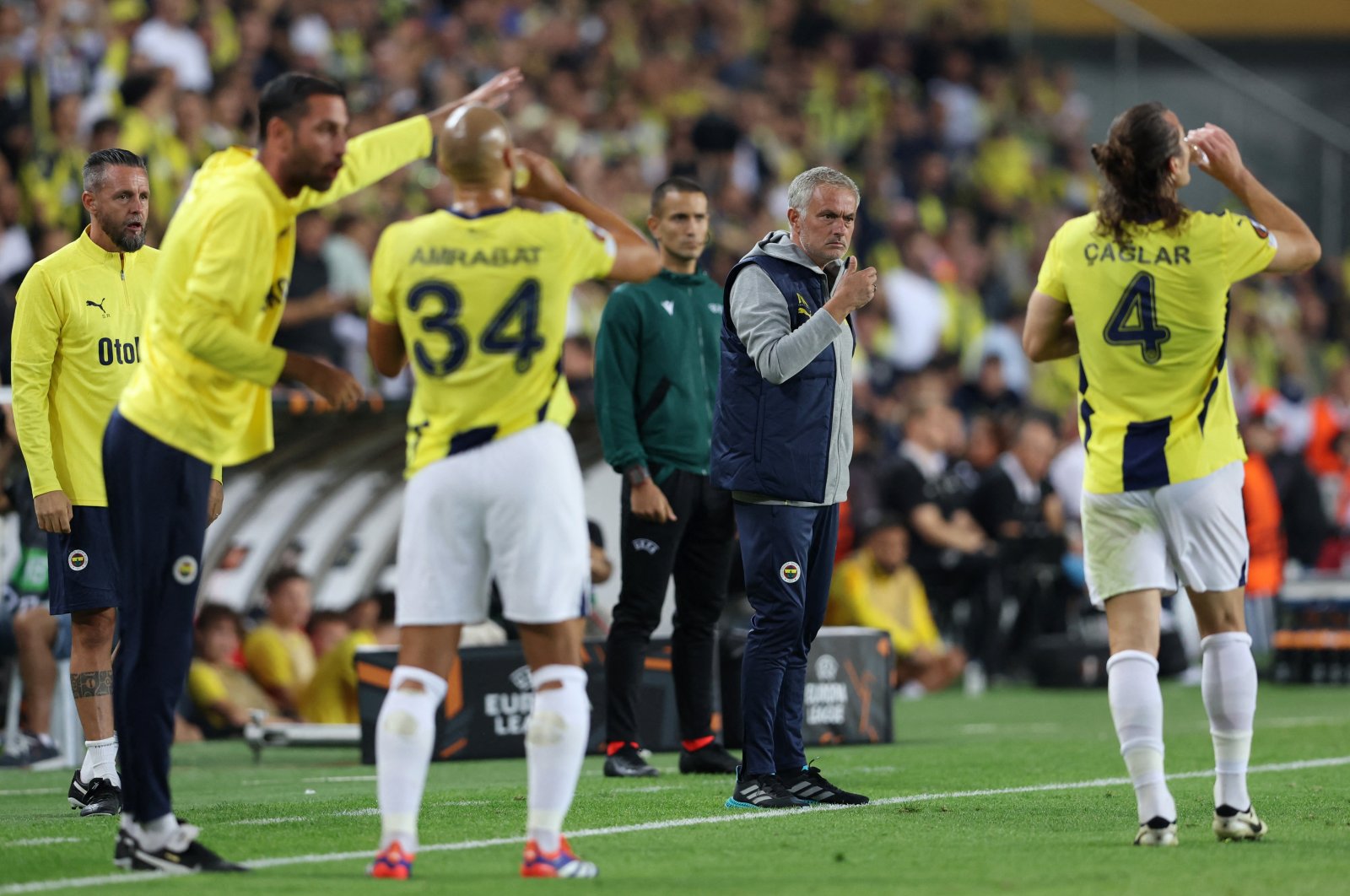 Fenerbahçe coach Jose Mourinho (2nd R) reacts during the Europa League match against Union Saint-Gilloise at the Şükrü Saraçoğlu Stadium, Istanbul, Türkiye, Sept. 26, 2024. (Reuters Photo)