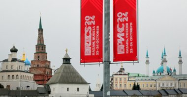 A view shows banners with the logo of the annual BRICS summit near the Kazan Kremlin and the Kul Sharif Mosque in Kazan, Russia, Oct. 17, 2024. (Reuters Photo)