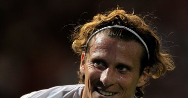 Uruguay&#039;s Diego Forlan smiles during a 2014 World Cup qualifying football match against Argentina, Mendoza, Argentina, Oct. 12, 2012. (Reuters Photo)