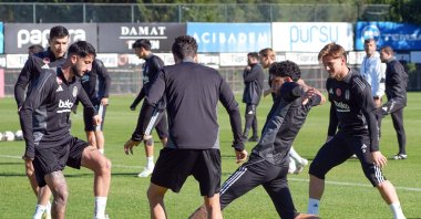 Beşiktaş players train ahead of the Europa League match against Lyon, Istanbul, Türkiye, Oct. 23, 2024. (AA Photo)