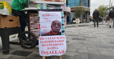 A poster of late Gülenist Terror Group (FETÖ) leader Fetullah Gülen with a sign reading &quot;a traitor died,&quot; Düzce, northern Türkiye, Oct. 22, 2024. (DHA Photo)