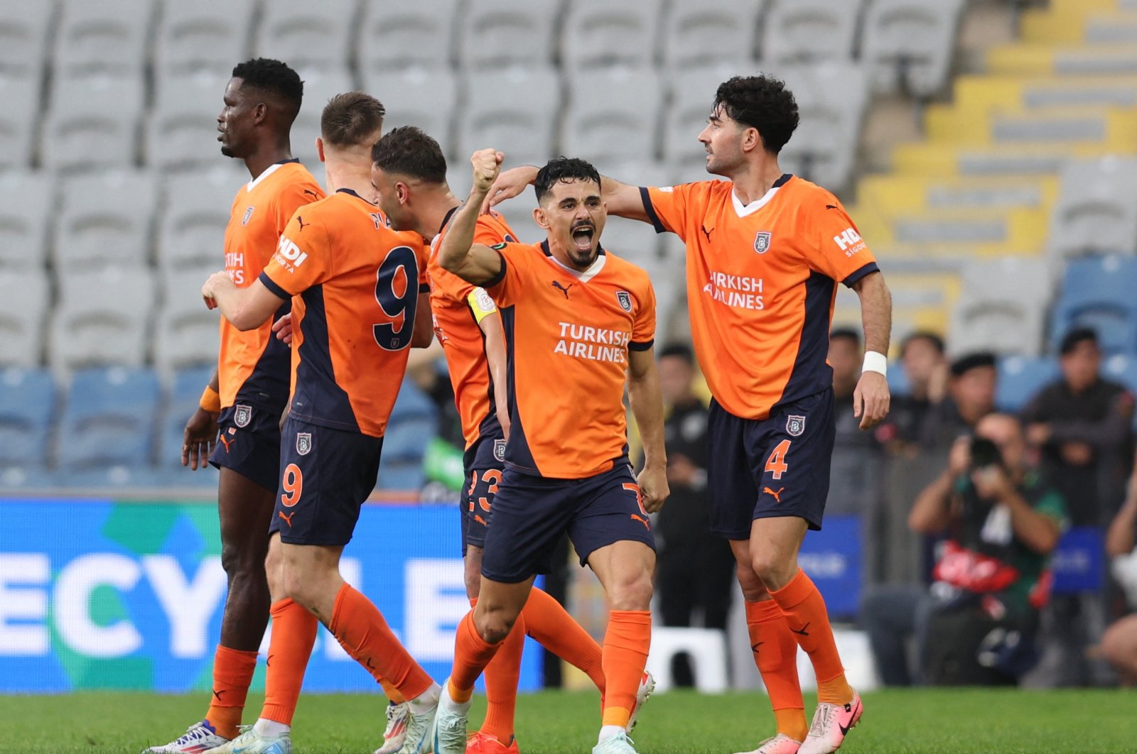 Istanbul Başakşehir&#039;s Krzysztof Piatek (C) celebrates scoring a goal during the Europa Conference League match against Rapid Vienna at the Istanbul Başakşehir Fatih Terim Stadium, Istanbul, Türkiye, Oct. 2, 2024. (Reuters Photo)