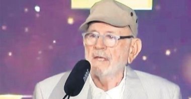 Actor Norman Briski delivers his speech at the Martin Fierro Awards, Buenos Aires, Argentina, Oct. 22, 2024. (Sabah Photo)