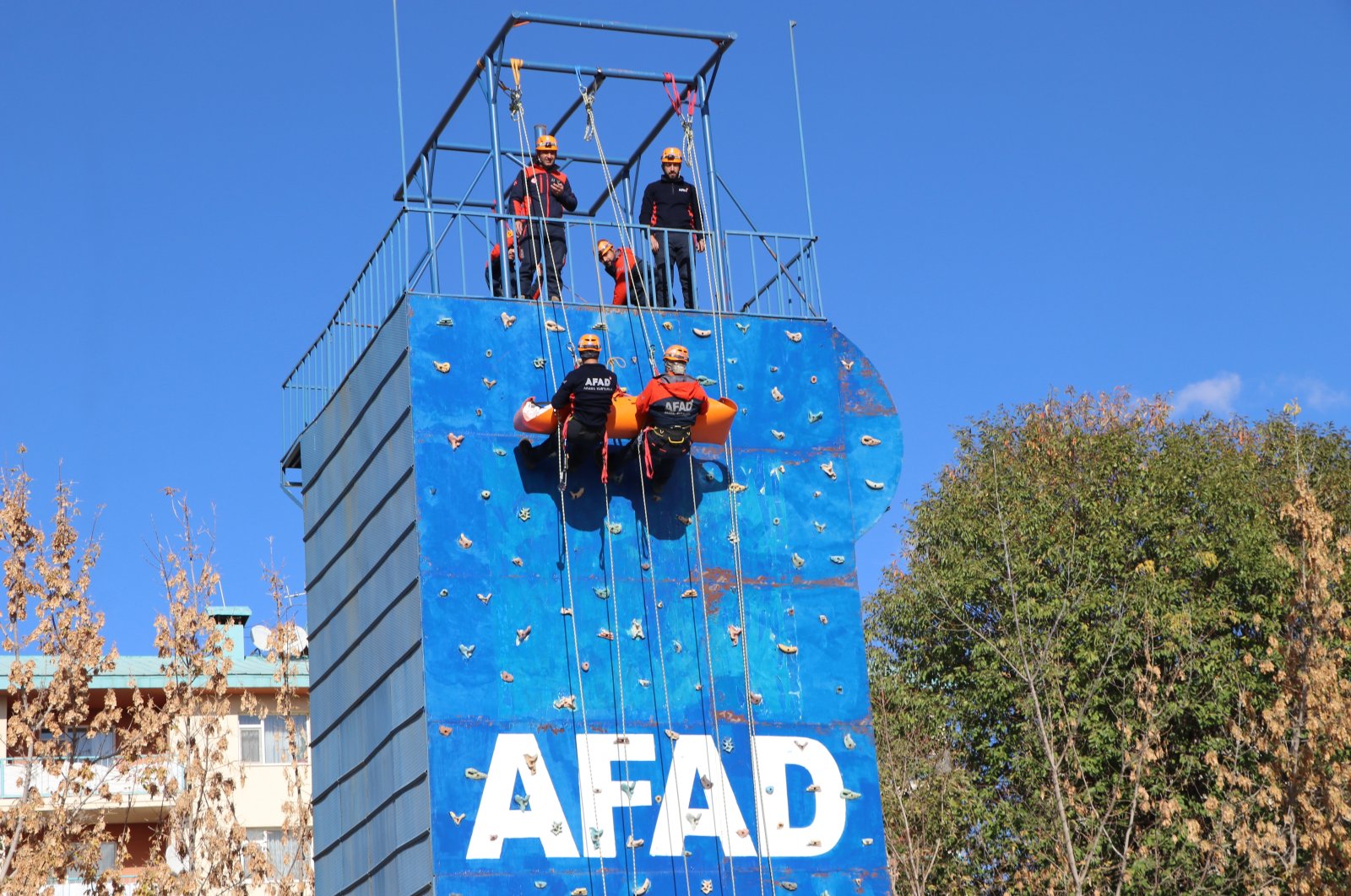 The AFAD team conducts an earthquake drill in Van, Türkiye, Oct. 23, 2024. (AA Photo)