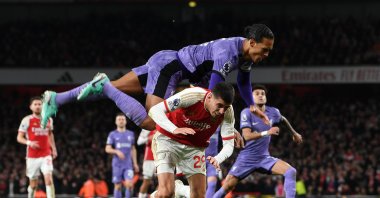 Liverpool's Virgil van Dijk collides with Arsenal's Kai Havertz during the Premier League match at Emirates Stadium, London, U.K., Feb. 4, 2024. (Getty Images Photo)