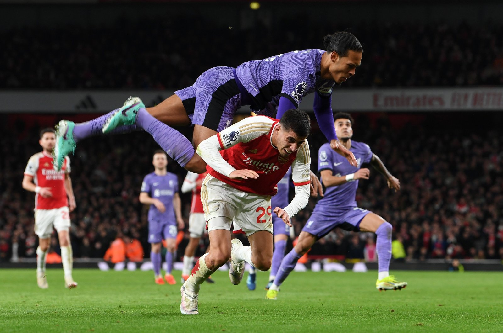 Liverpool&#039;s Virgil van Dijk collides with Arsenal&#039;s Kai Havertz during the Premier League match at Emirates Stadium, London, U.K., Feb. 4, 2024. (Getty Images Photo)