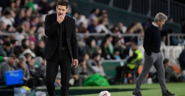 Atletico Madrid&#039;s coach Diego Simeone reacts during the La Liga football match against Real Betis at the Benito Villamarin stadium, Seville, Spain, Oct. 27, 2024. (AFP Photo)