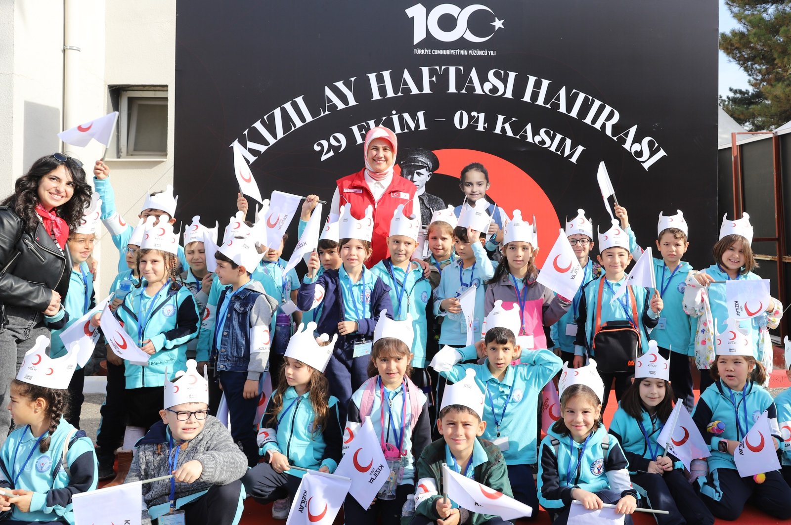 Students engage in Red Crescent activities during Kızılay Week in Ankara, Türkiye, Oct. 28, 2024. (IHA Photo) 