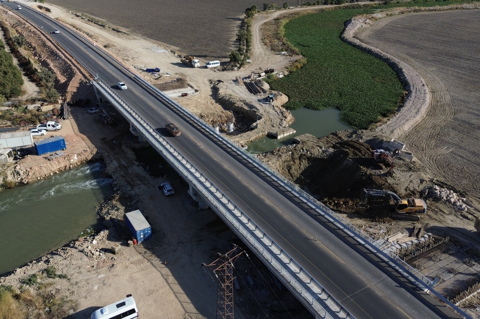 An aerial view of the newly built bridge in the earthquake-stricken province of Hatay, southern Türkiye, Oct. 29, 2024. (IHA Photo)