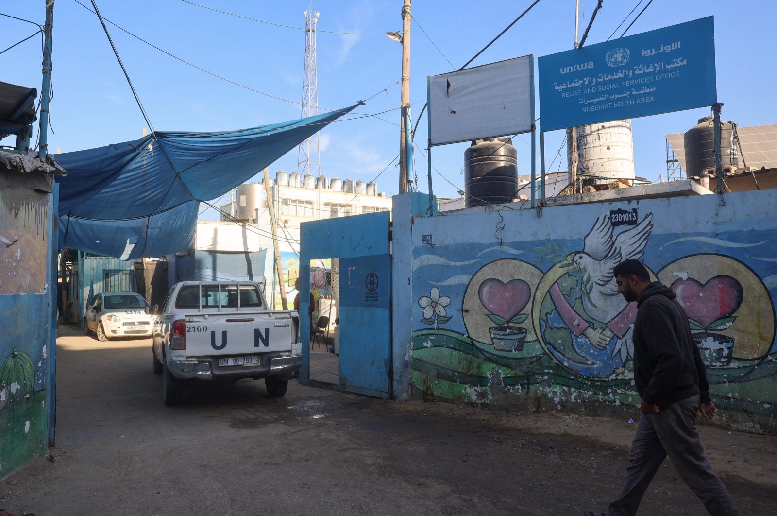 A U.N. vehicle enters the UNRWA (United Nations Relief and Works Agency) center at the Nuseirat camp for Palestinian refugees in the central Gaza Strip, Oct. 29, 2024. (AFP Photo)