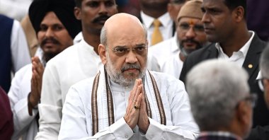 India&#039;s Home Minister Amit Shah (C) attends a funeral in Mumbai, Oct. 10, 2024. (AFP Photo)