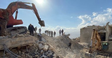 Workers remove the rubble from the site of yesterday&#039;s Israeli airstrike in the Bekaa Valley, Lebanon, Oct. 31, 2024. (AFP Photo)
