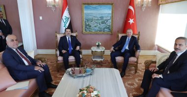 President Recep Tayyip Erdoğan and Iraqi Prime Minister Mohammed Shia' Al Sudani and Foreign Minister Hakan Fidan during their meeting at the Presidential Vahdettin Mansion in Istanbul, Nov. 1, 2024.  (EPA via Presidential Communications Directorate Handout)