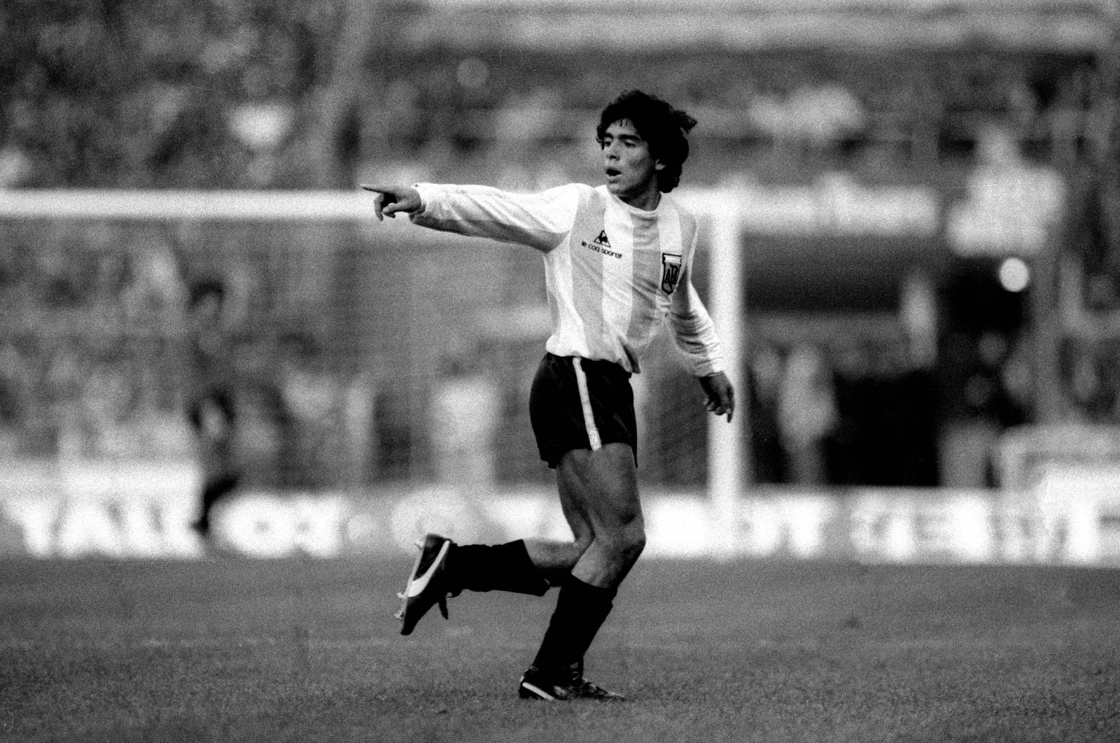 Argentina&#039;s Diego Maradona in action during the International Football Friendly match against England at the Wembley Stadium, London, U.K., May 13, 1980. (Getty Images Photo)