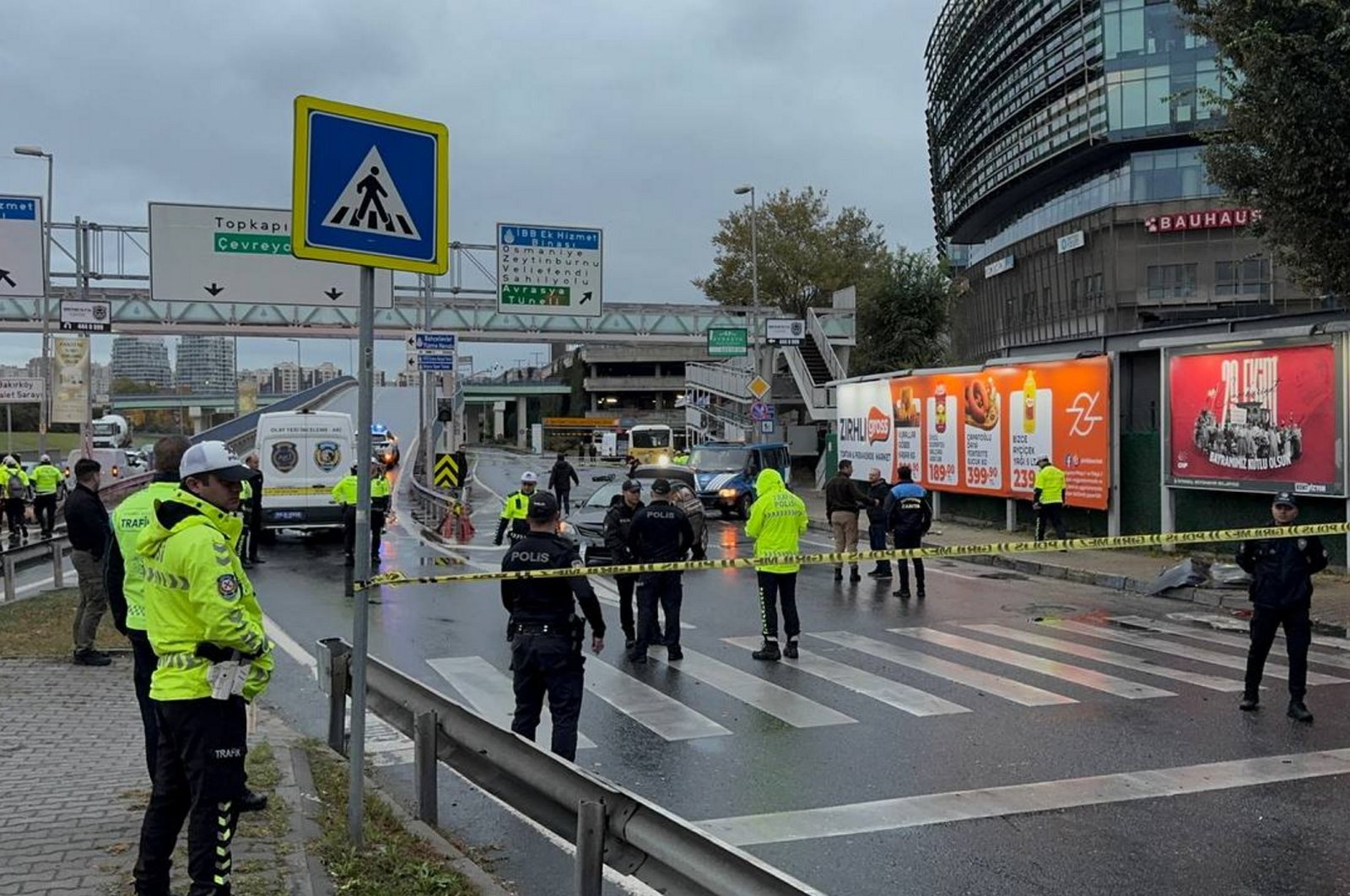 Police close the road at the accident site in Bakırköy, Istanbul, Türkiye, Nov. 3, 2024. (AA Photo)