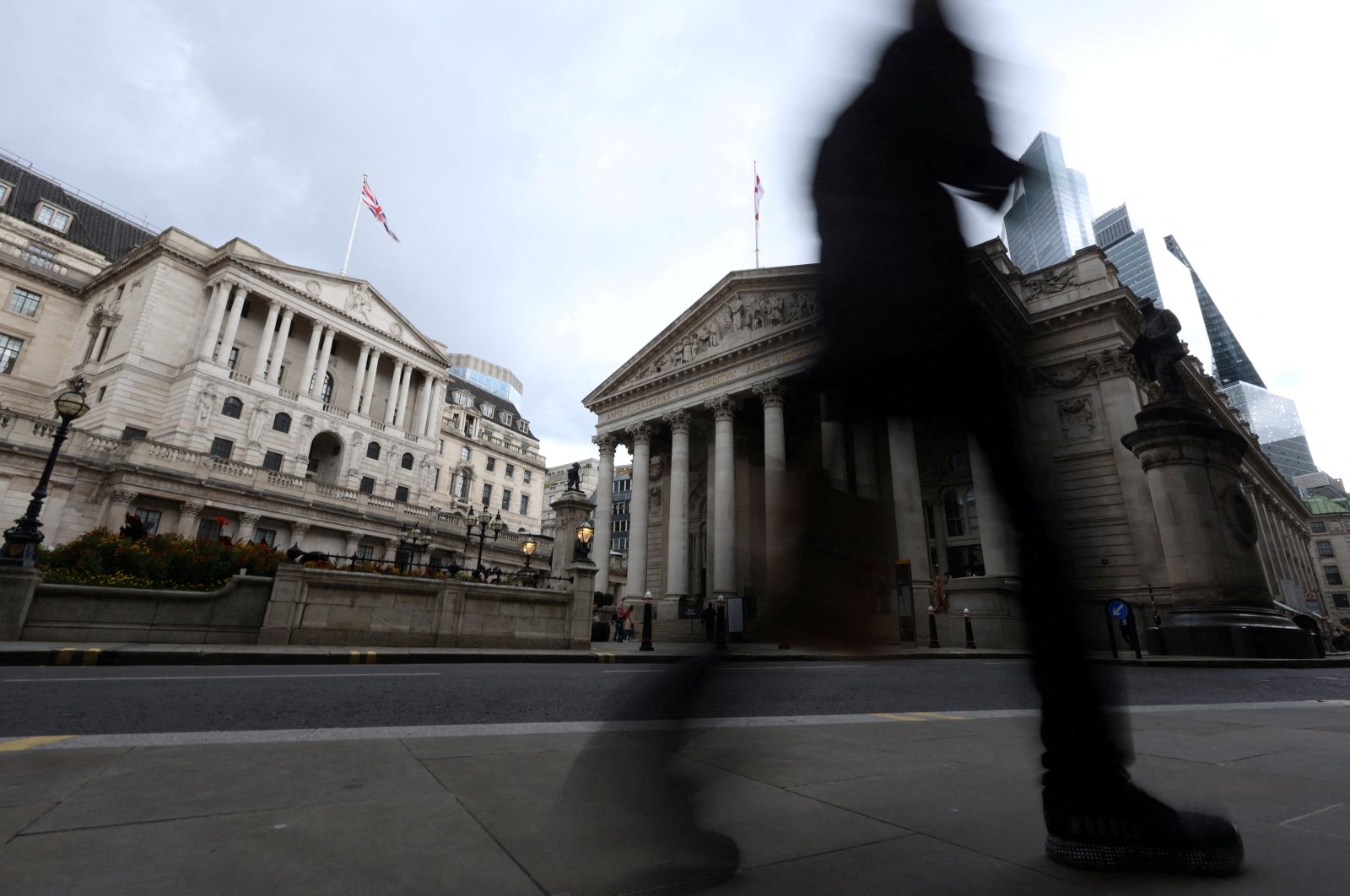 A person walks past the Bank of England and the Royal Exchange, London, Britain, Sept. 23, 2024. (Reuters Photo)