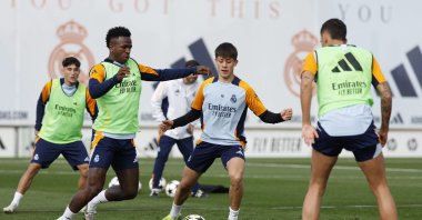 Real Madrid's Vinicius Junior (L) and Arda Güler train ahead of the Champions League match at the Valdebebas training ground, Madrid, Spain, Nov. 1, 2024. (Getty Images Photo)