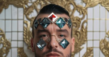 Turkish music&#039;s unique artist Cem Adrian marks the 20th anniversary of his career with an extraordinary album titled &quot;Mücevher&quot; (&quot;Jewels&quot;). (Courtesy of Cem Adrian)