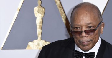 Quincy Jones arrives for the 88th annual Academy Awards ceremony at the Dolby Theatre in Hollywood, California, U.S., Febr. 28, 2016. (EPA Photo) 