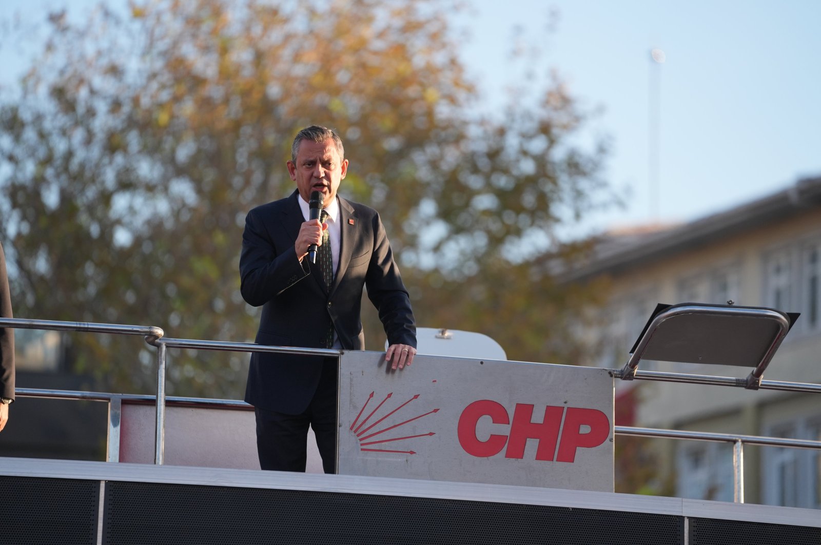 Republican People’s Party (CHP) leader Özgür Özel addresses the party&#039;s supporters in a rally for solidarity with arrested Mayor Ahmet Özer, Istanbul, Türkiye, Oct. 31, 2024. (AA Photo)