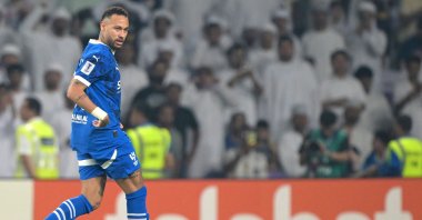 Al-Hilal&#039;s Neymar runs with the ball during the AFC Champions League group B match between UAE&#039;s Al-Ain and Saudi&#039;s Al-Hilal at the Hazza bin Zayed Stadium, al-Ain, Saudi Arabia, Oct. 21, 2024. (AFP Photo)