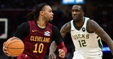 Cleveland Cavaliers guard Darius Garland (L) drives to the basket against Milwaukee Bucks forward Taurean Prince during the second half, Cleveland, Ohio, U.S., Nov. 4, 2024. (Reuters Photo)