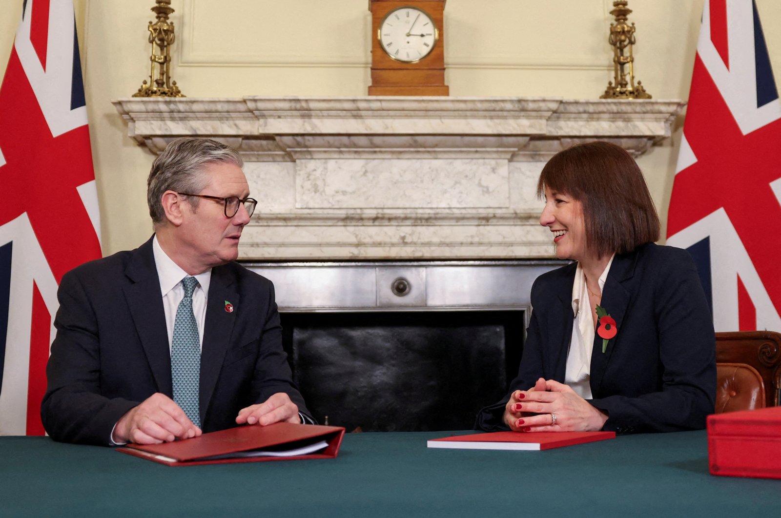 Britain&#039;s Prime Minister Keir Starmer (L) meets with Britain&#039;s Chancellor of the Exchequer Rachel Reeves, a day before the announcement of the first budget of the new Labour government, at Downing Street in London, Britain, Oct. 28, 2024. (Reuters Photo)