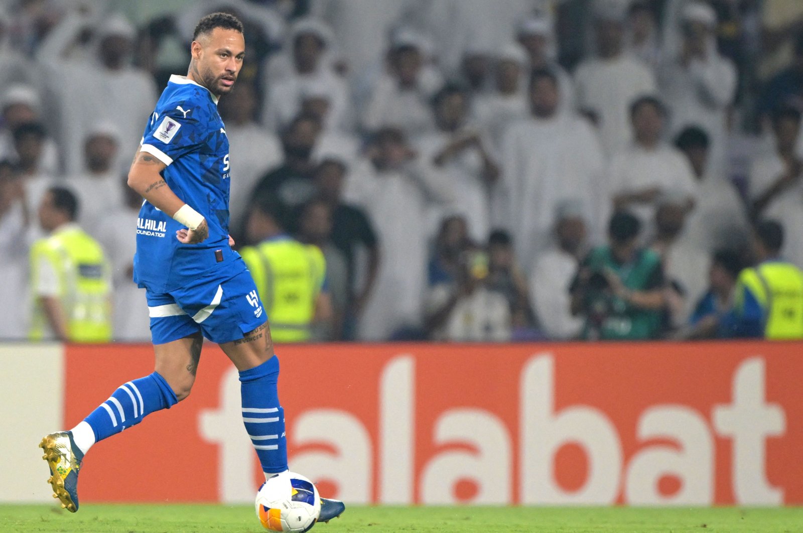 Al-Hilal&#039;s Neymar runs with the ball during the AFC Champions League group B match between UAE&#039;s Al-Ain and Saudi&#039;s Al-Hilal at the Hazza bin Zayed Stadium, al-Ain, Saudi Arabia, Oct. 21, 2024. (AFP Photo)