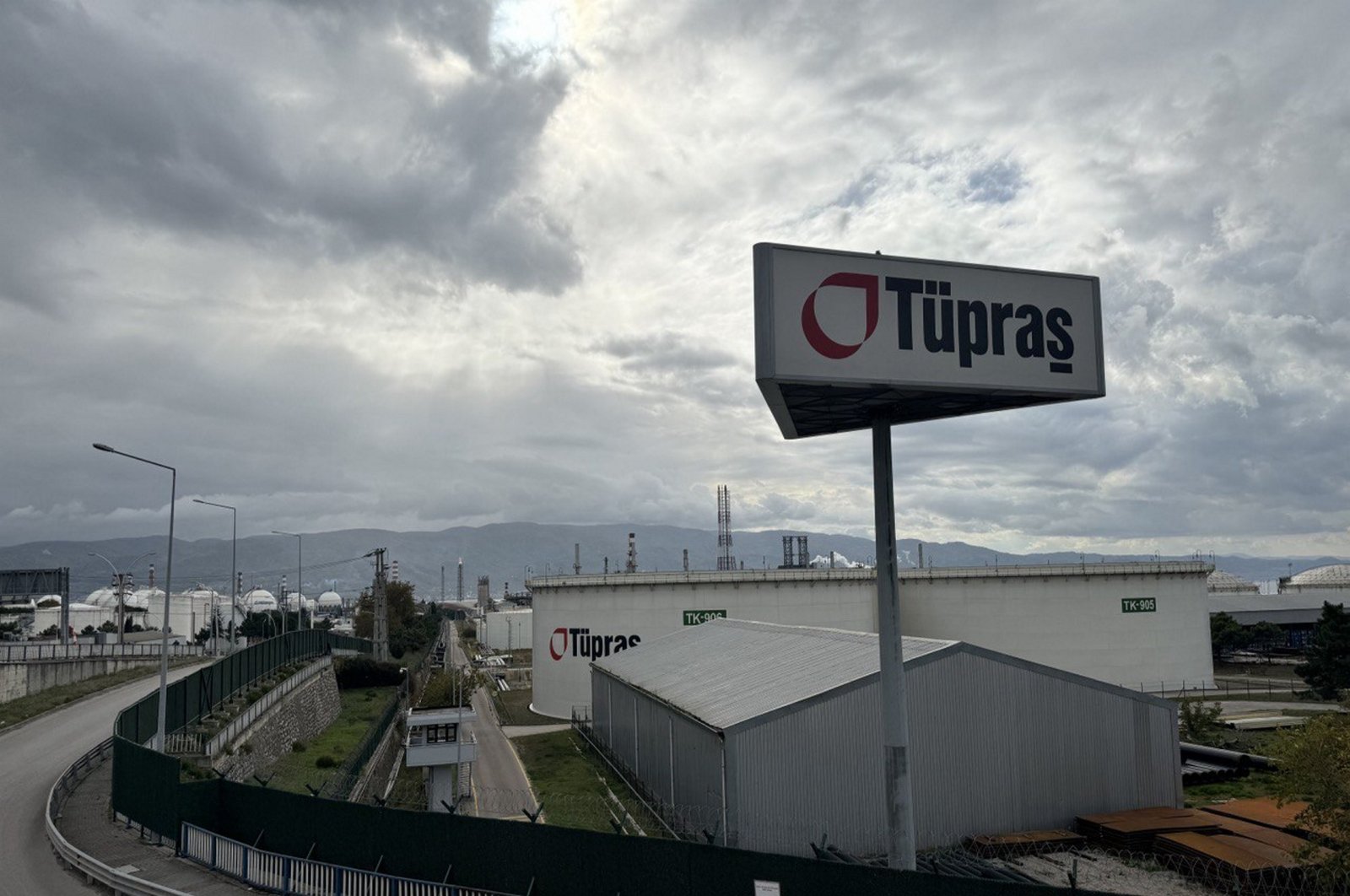 Tüpraş Izmit refinery, where a fire broke out during maintenance work, in Kocaeli, Türkiye, Nov. 5, 2024. (AA Photo)