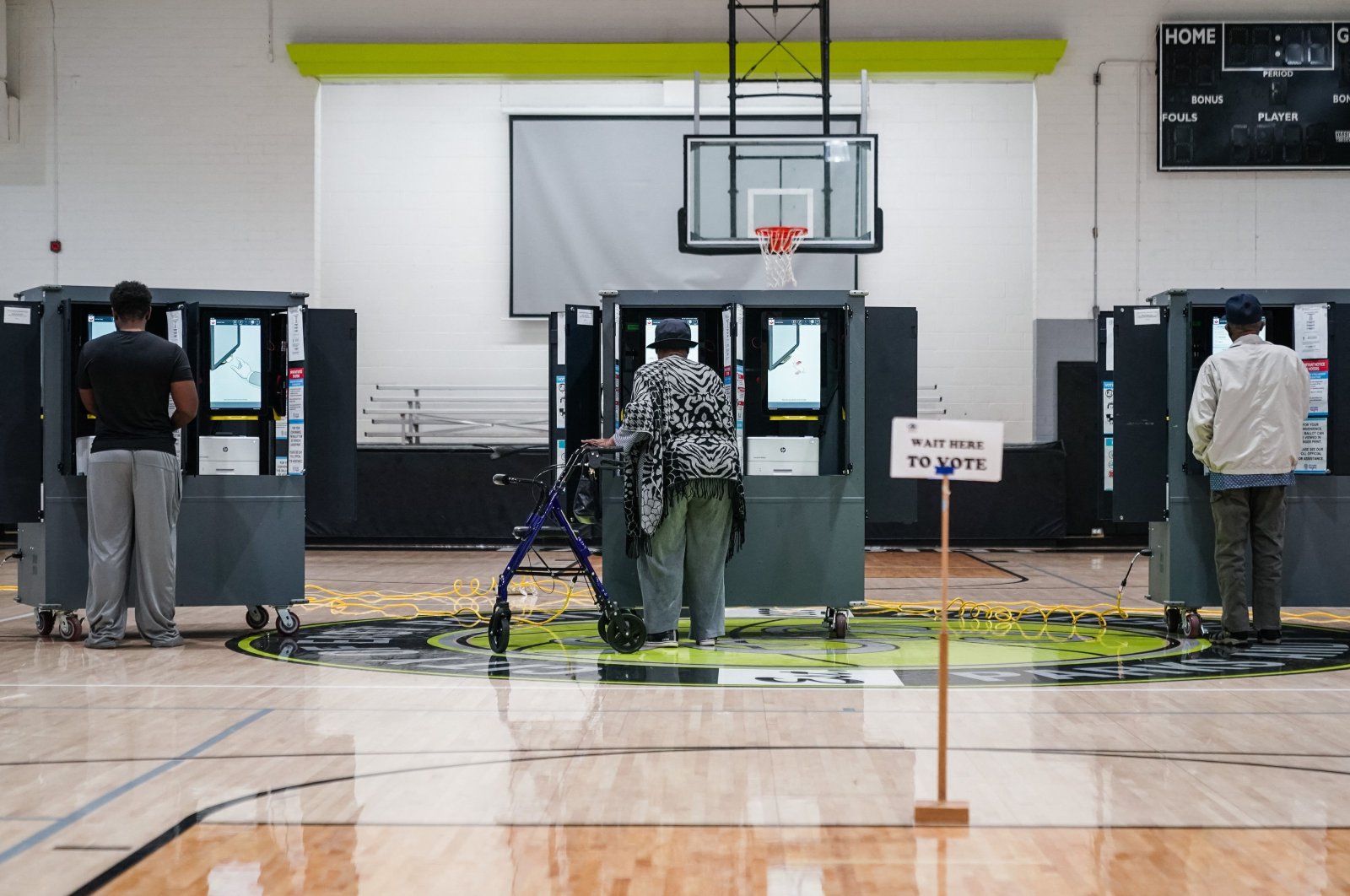 People vote at a polling place on Election Day in Atlanta, Georgia, Nov. 5, 2024. (AFP Photo)