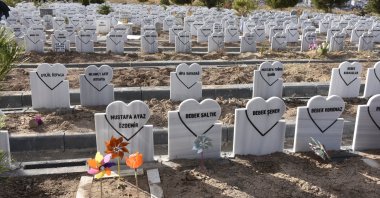 The newly designed heart-shaped gravestones at the Yukarı Tekke Cemetery in Sivas, Türkiye, Nov. 6, 2024. (DHA Photo)