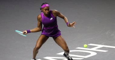 USA&#039;s Coco Gauff in action during her WTA Finals group stage match against Iga Swiatek of Poland, Riyadh, Saudi Arabia, Nov. 5, 2024. (EPA Photo)