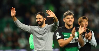 Sporting coach Ruben Amorim (L) celebrates after the Champions League match against Manchester City at the Estadio Jose Alvalade, Lisbon, Portugal, Nov. 5, 2024. (Reuters Photo)
