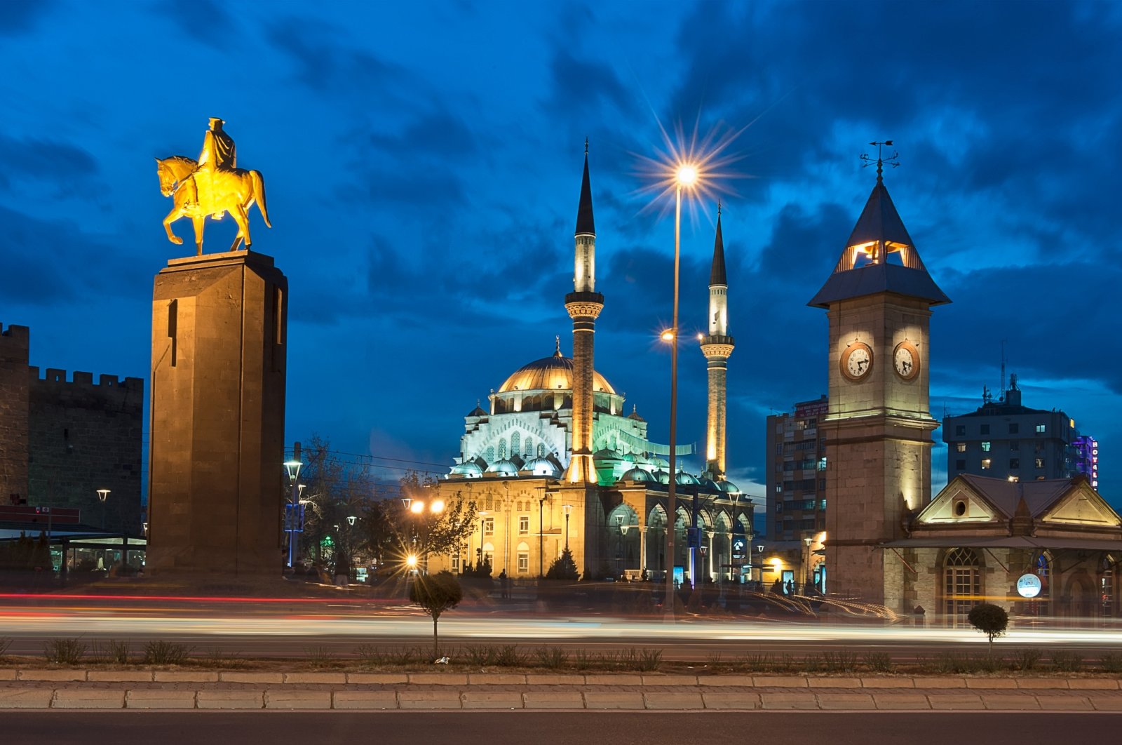 This photo showcases Republic Square, Kayseri, Türkiye, Jan. 24, 2011. (Getty Images)