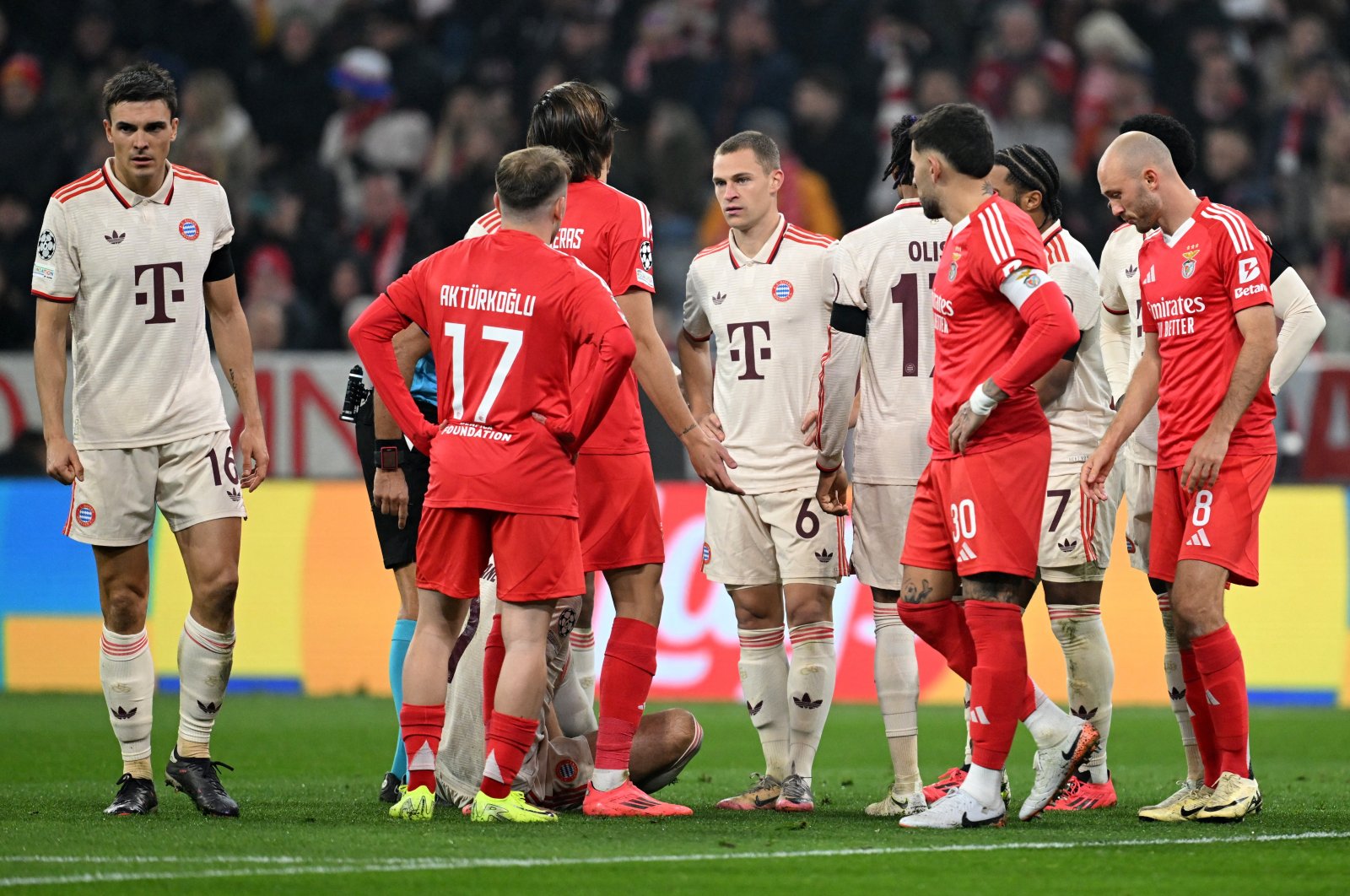 Bayern Munich and Benfica players during the Champions League match at the Allianz Arena, Munich, Germany, Nov. 6, 2024. (Reuters Photo)