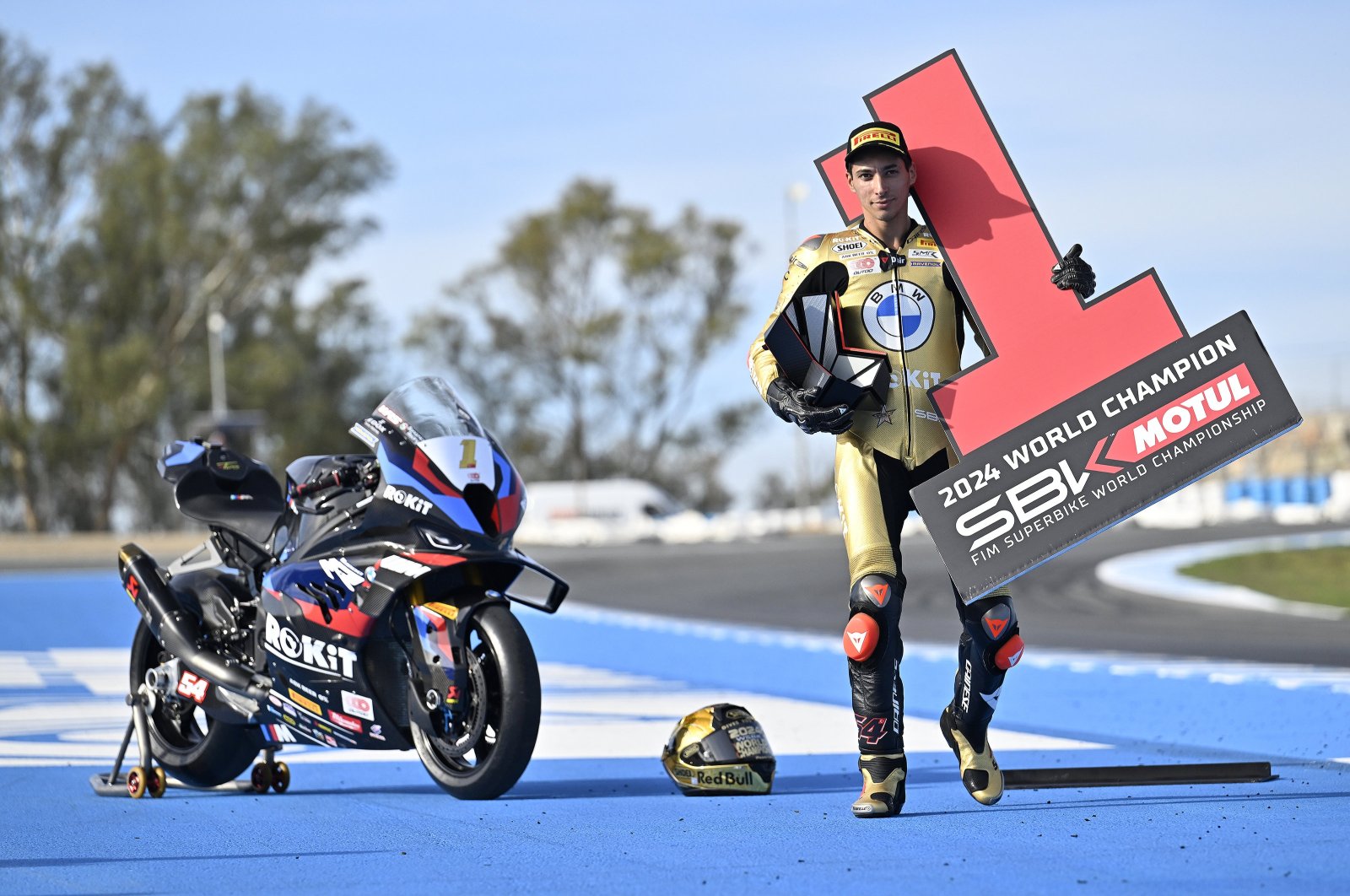 Toprak Razgatlıoğlu carries his &quot;1&quot; number after winning the 2024 World Superbike Championship race at the Jerez-Angel Nieto circuit, Jerez de la Frontera, Spain, Oct. 20, 2024. (AA Photo)