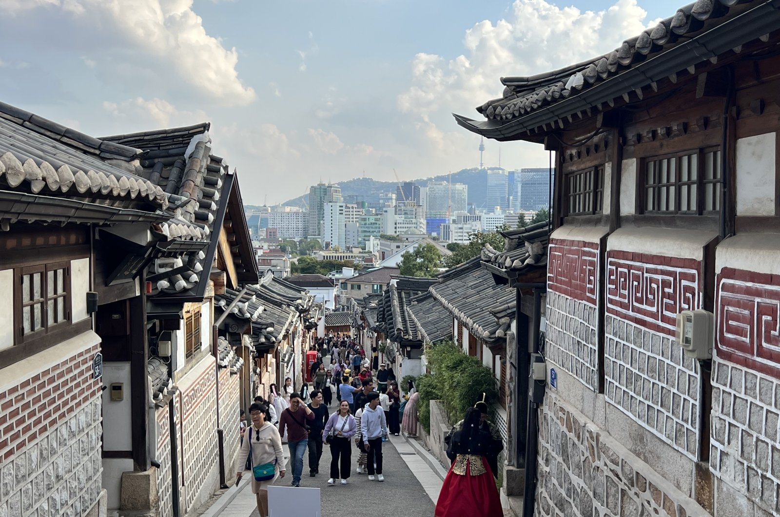 The renowned Bukchon Hanok Village, Seoul, South Korea, Oct. 10, 2024. (Photo by İlker Topdemir)