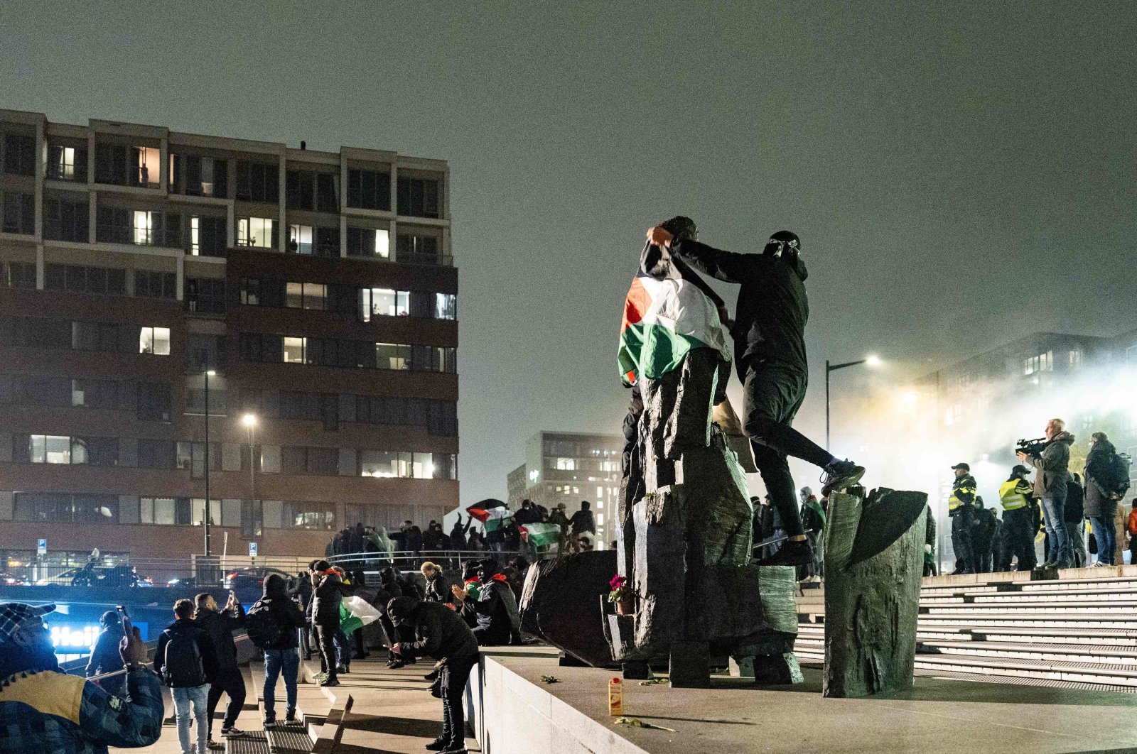 Pro-Palestinians demonstrate at Amsterdam&#039;s Anton de Komplein square ahead of the UEFA Europa League football match between Ajax and Maccabi Tel Aviv, Amsterdam, Netherlands, Nov. 7, 2024. (AFP Photo)