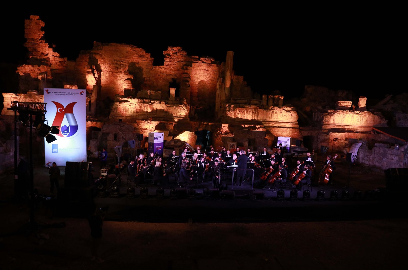 The Antalya State Symphony Orchestra performs the &quot;Türkiye-Netherlands 100-Year Friendship Concert&quot; as part of the festival in Antalya, southern Türkiye, Nov. 9, 2024. (AA Photo)