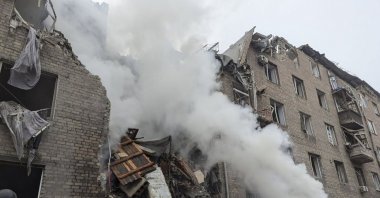 A handout picture made available by the State Emergency Service of Ukraine shows the site of a rocket attack on a five-story residential building, Kryvyi Rih, Ukraine, Nov. 11, 2024. (EPA Photo)